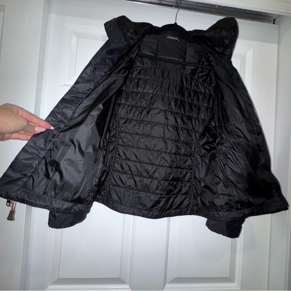 The North Face Black Ski Jacket with Quilted Design and Hood - Picture 9 of 15